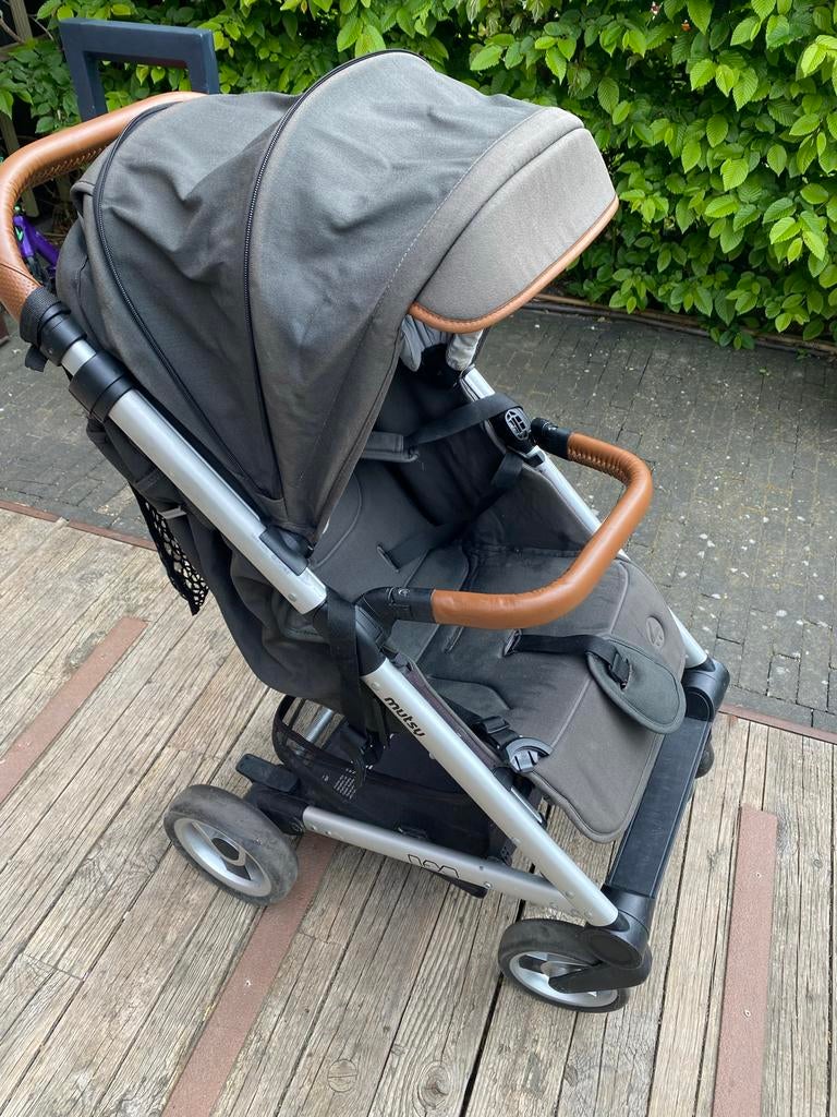Mutsy kinderwagen donkergroen - met regenhoes, Gebruikt, Verstelbare duwstang, Mutsy, Ophalen