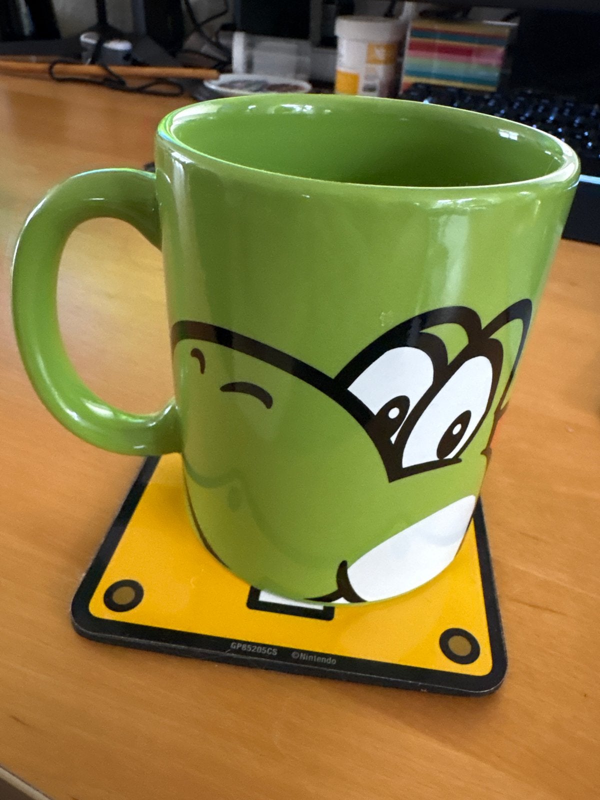 Nintendo Yoshi mok met  onderzetter, Ophalen, Zo goed als nieuw