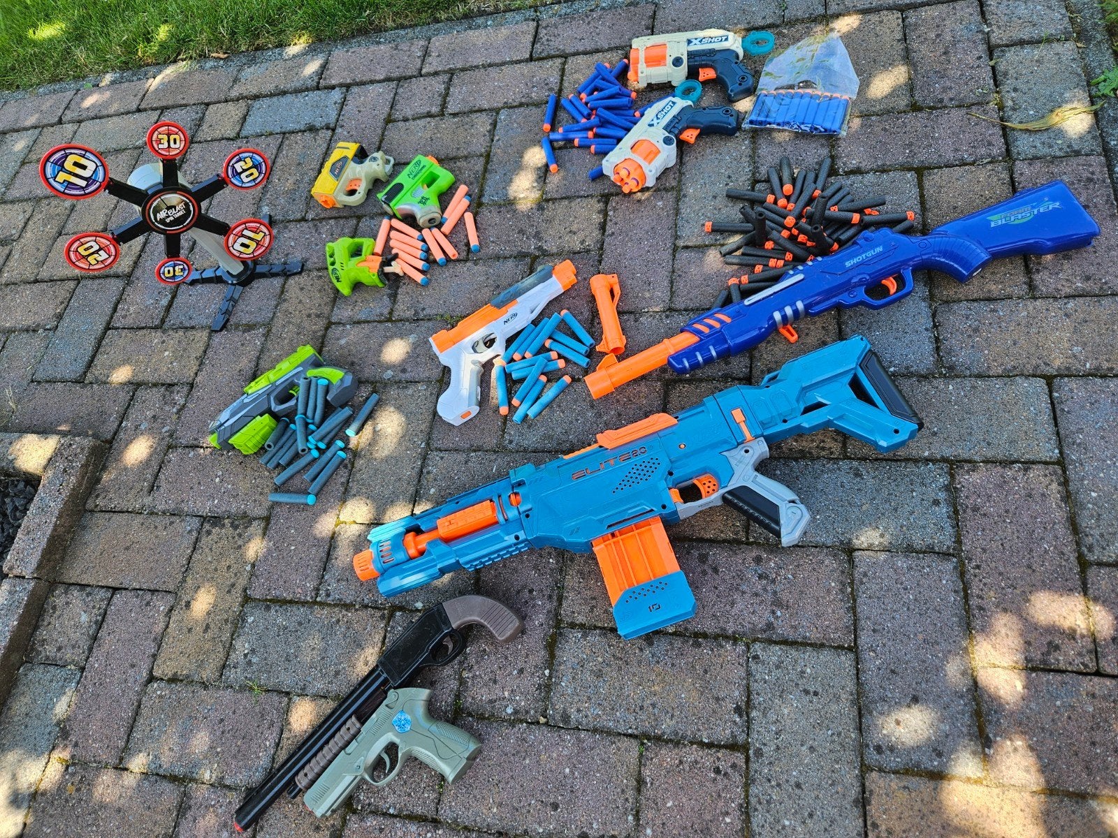 Grote Nerf en X-Shot Blaster Collectie met Doelwit, Ophalen, Gebruikt, Jongen of Meisje