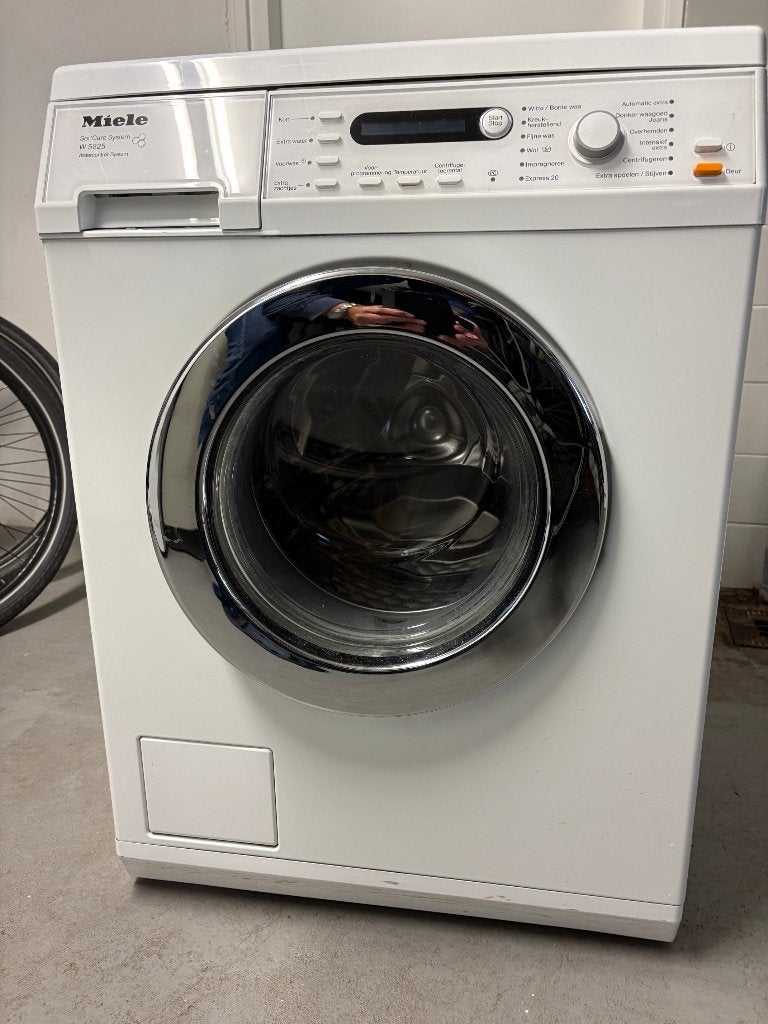 Miele W 5825 SoftCare System Wasmachine, Ophalen, Gebruikt, Energieklasse A of zuiniger, Voorlader