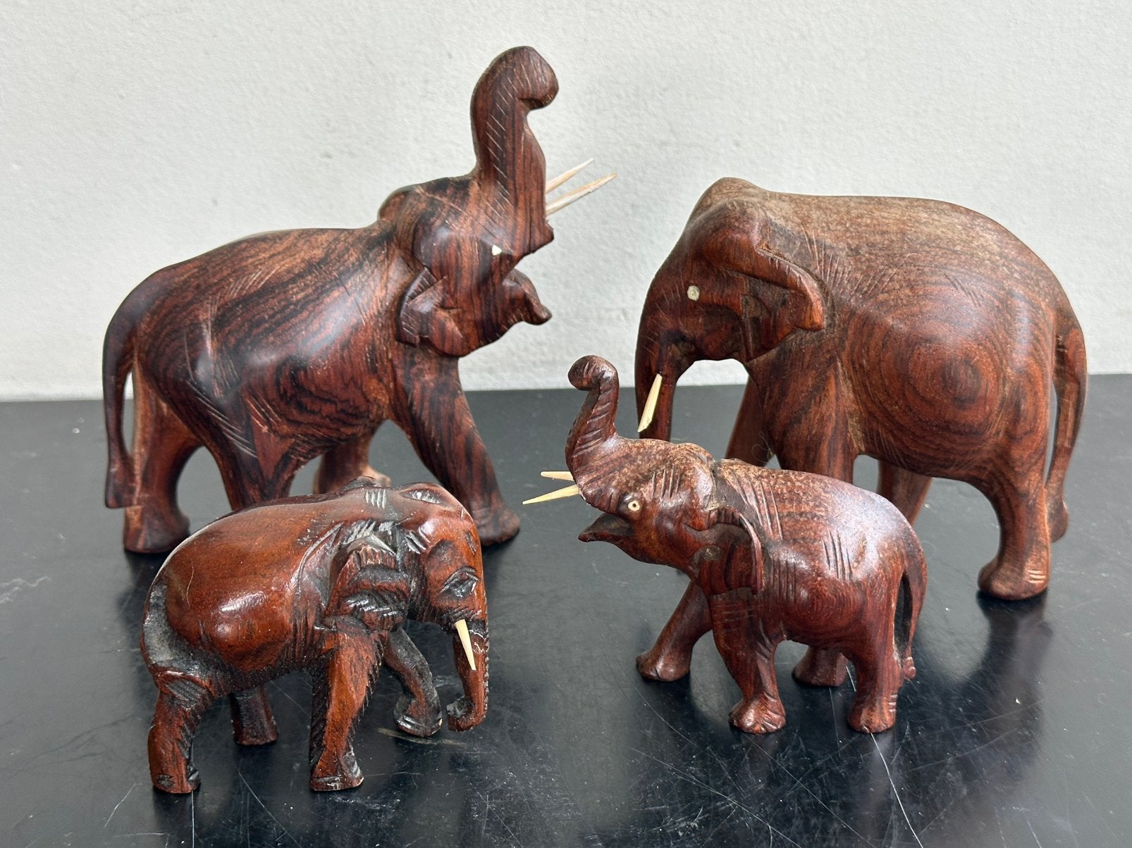 Oude houtsnijwerk olifant beeldjes Aziatisch 6.5/13 cm, Verzamelen, Beelden en Beeldjes, Ophalen of Verzenden, Gebruikt, Dier