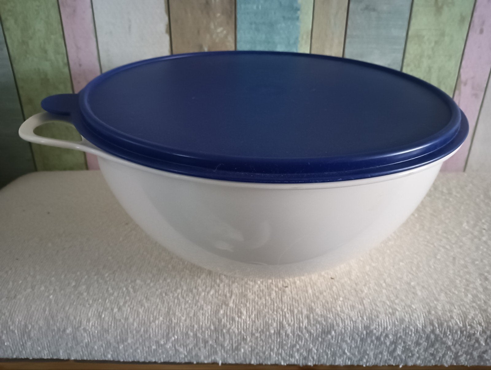 Tupperware kom 7,5 liter wit met blauw deksel, Huis en Inrichting, Keuken | Tupperware, Ophalen, Gebruikt, Wit, Met deksel