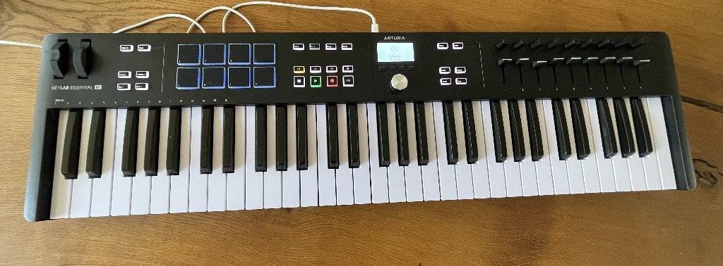 Arturia KeyLab Essential 61 MK3 Black – MIDI-keyboard, Muziek en Instrumenten, Midi-apparatuur, Ophalen, Gebruikt