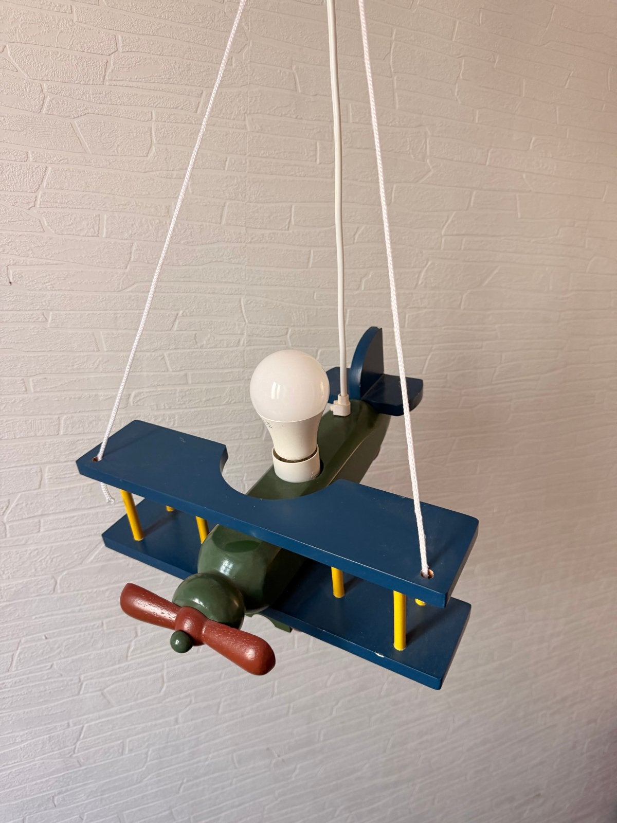 Gratis. Leuke kinderlamp vliegtuig - blauw/groen, hout, Ophalen, Overige merken, Gebruikt, Meerkleurig