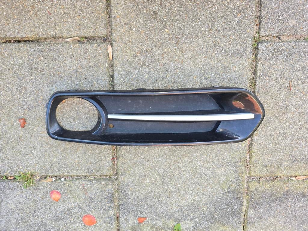 BMW F20 / F21 sport voorbumper rooster rechts, Gebruikt, Rechts, Ophalen of Verzenden, Bumper