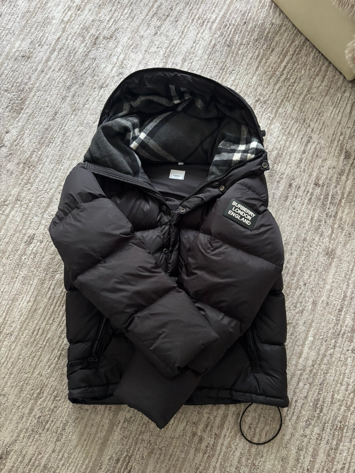 Burberry londen winterjas ( puffer / bodywarmer ), Ophalen of Verzenden, Zo goed als nieuw, Maat 52/54 (L), Zwart