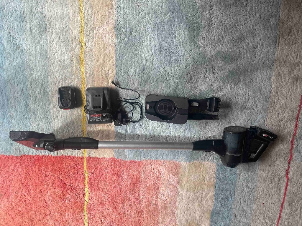 Bosch Unlimited 6 Draadloze stofzuiger,, Ophalen, Bosch, Zo goed als nieuw, Minder dan 1200 watt