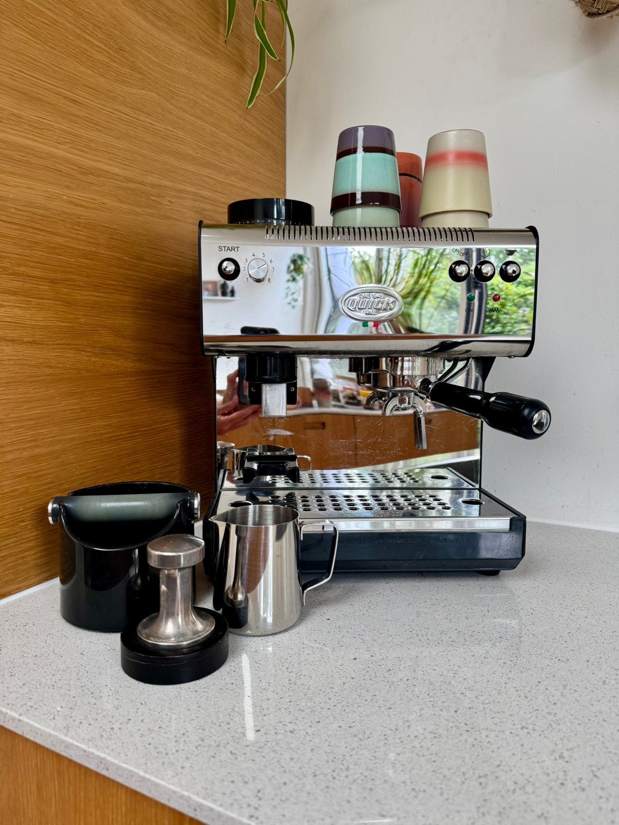 Quick Mill 2835 espressomachine met geïntegreerde bonenmaler, Witgoed en Apparatuur, Koffiezetapparaten, Ophalen, Gebruikt, Espresso apparaat