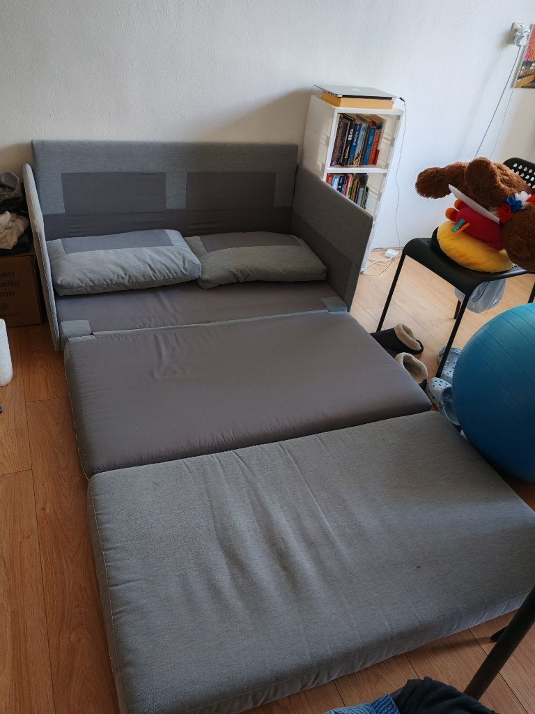 Sofabed grey, Ophalen, Zo goed als nieuw, Overige materialen, Grey color and can become a bed