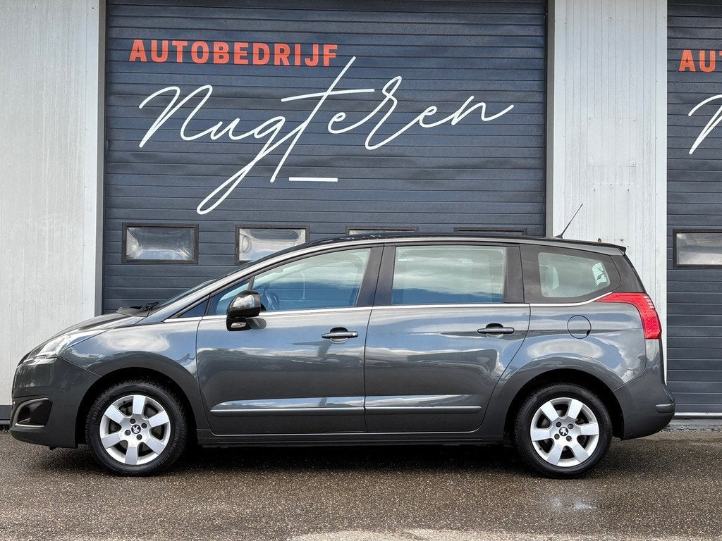 Peugeot 5008 1.6 THP Active 7p|Pano|Trekhaak|Clima|2e eigena, Auto's, Peugeot, Voorwielaandrijving, Euro 5, Stof, Gebruikt
