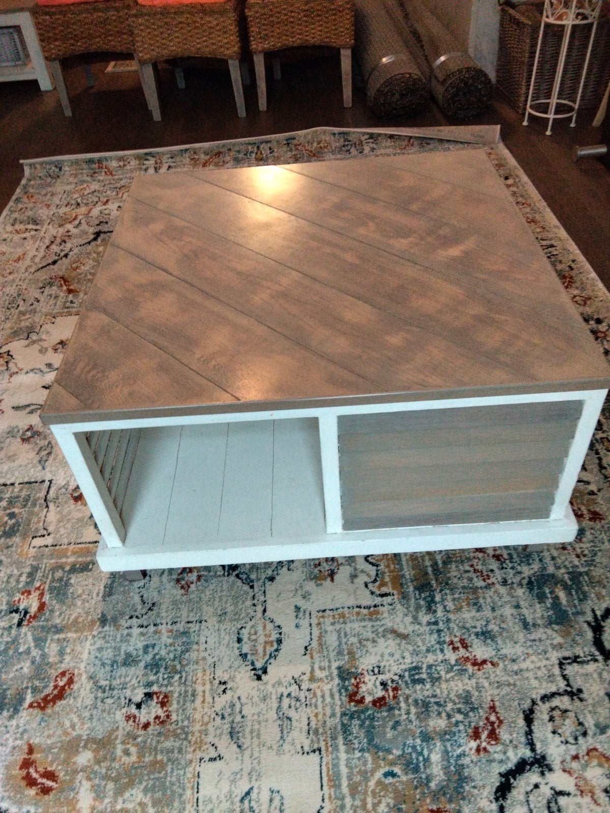 Stijlvolle salontafel met houten latten en opbergruimte, Huis en Inrichting, Tafels | Salontafels, Ophalen, Gebruikt, 50 tot 100 cm