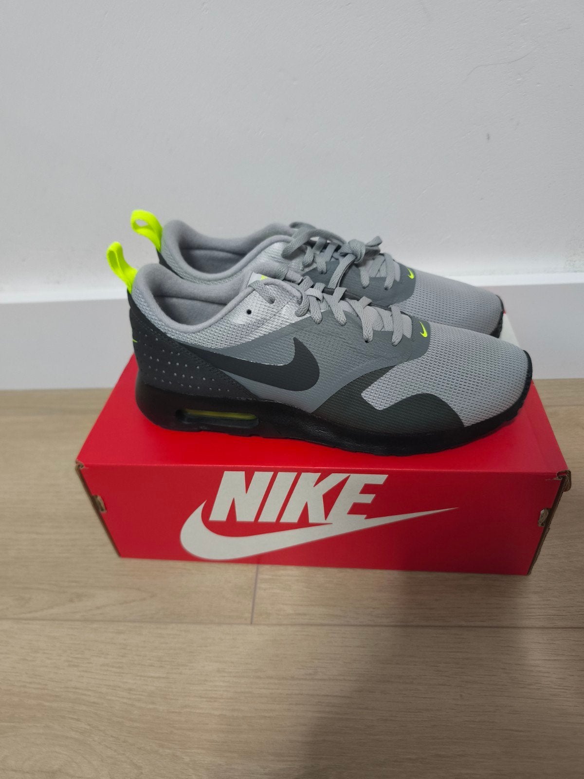 Nike Air Max tavas 43 grijs nieuw, Ophalen, Nike air max, Overige kleuren, Nieuw