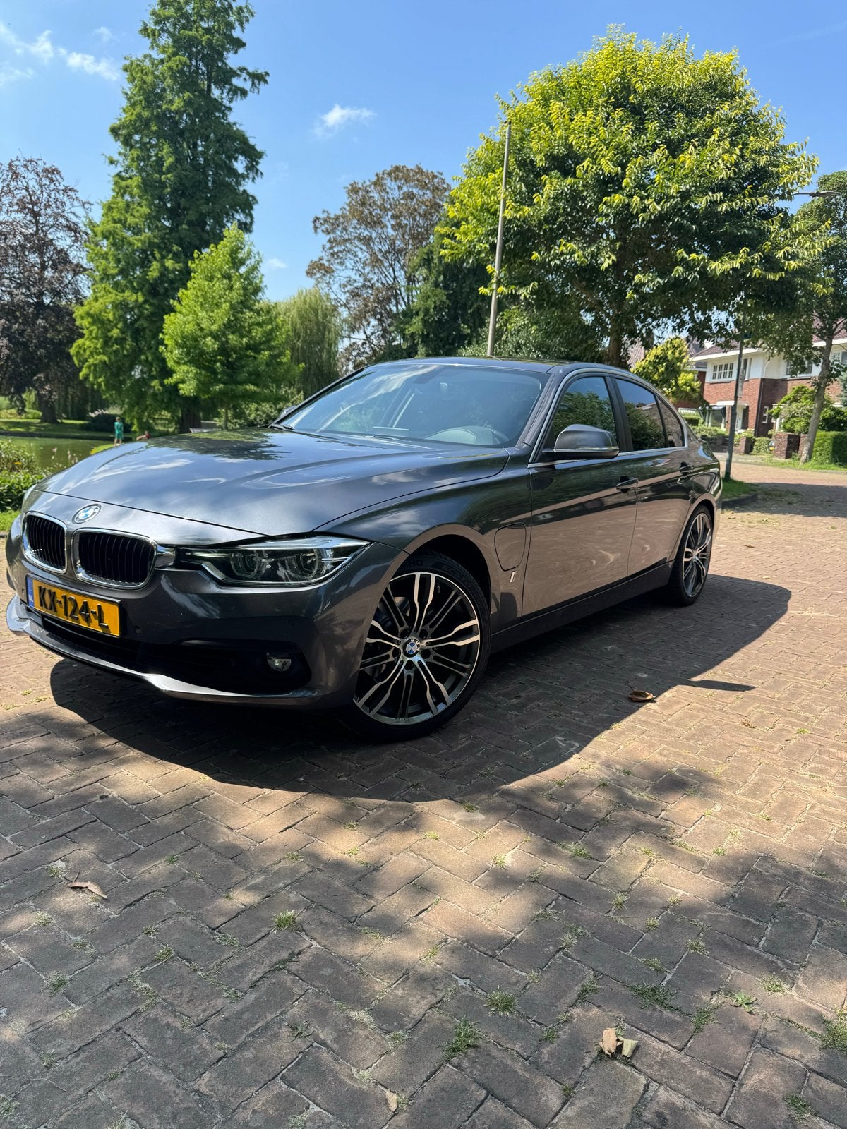 BMW 3-Serie 330e Iperformance 252pk Grijs / Orig. Ned. / NAP, Auto's, BMW, 1998 cc, Achterwielaandrijving, Zwart, 4 cilinders