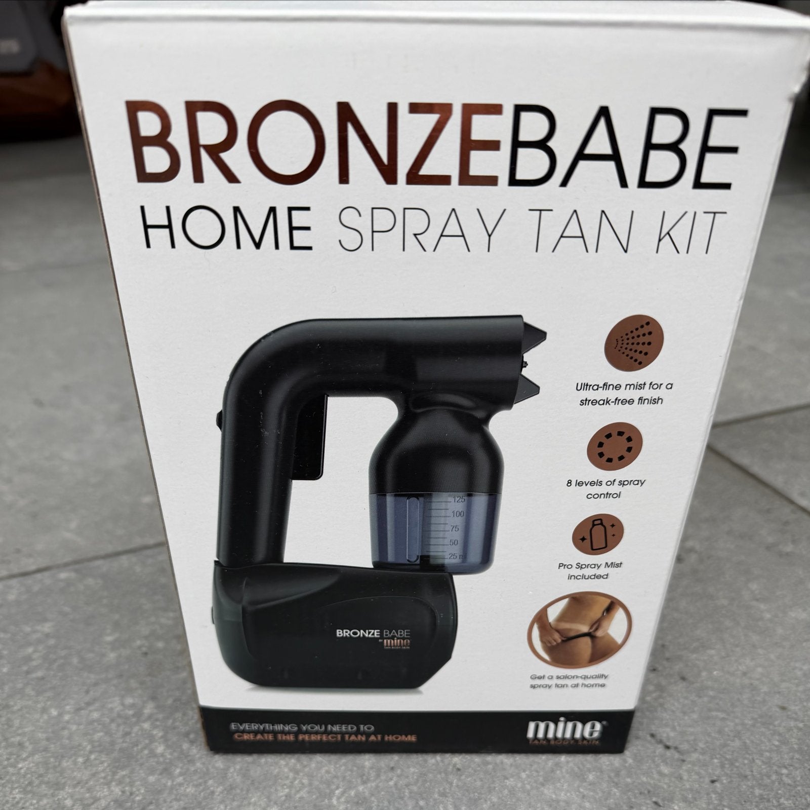 Bronze Babe Home Spray Tan Kit - Perfecte Bruine Teint, Ophalen of Verzenden, Zo goed als nieuw, Overige typen