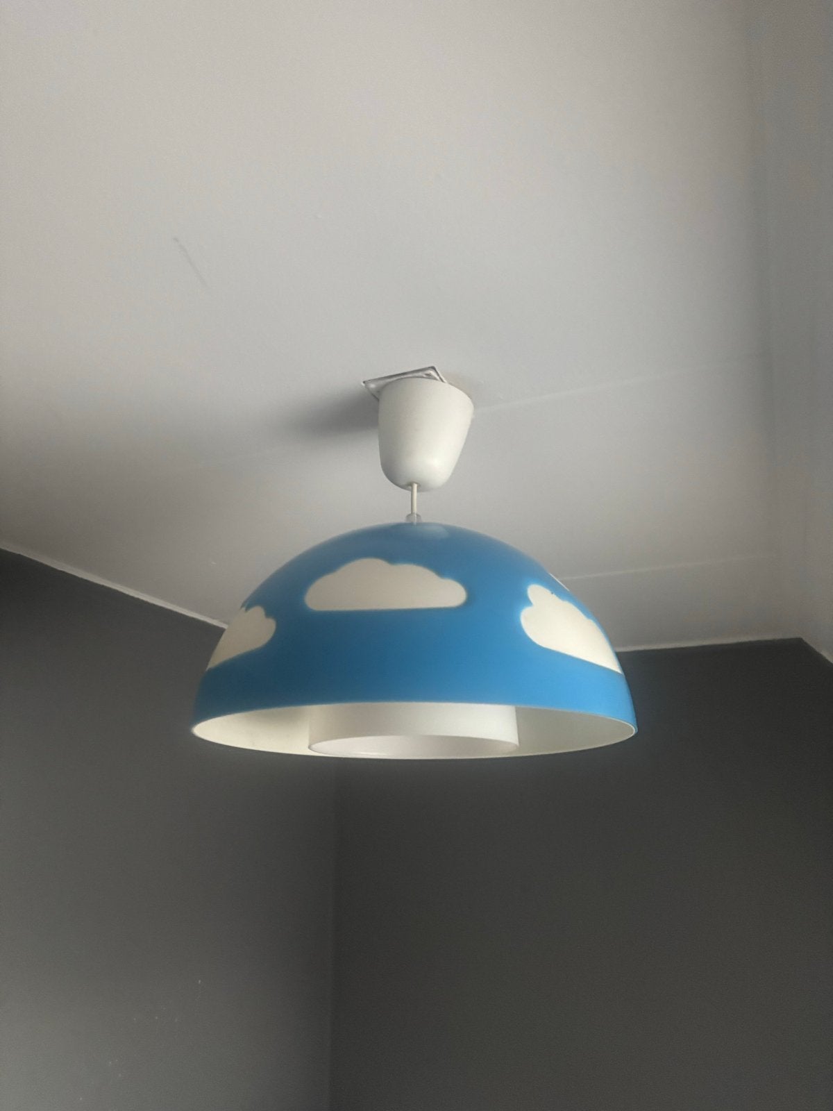 IKEA Smila Blomma Plafondlamp - Blauw met Wolken, Gebruikt, Ophalen of Verzenden, Blauw, IKEA