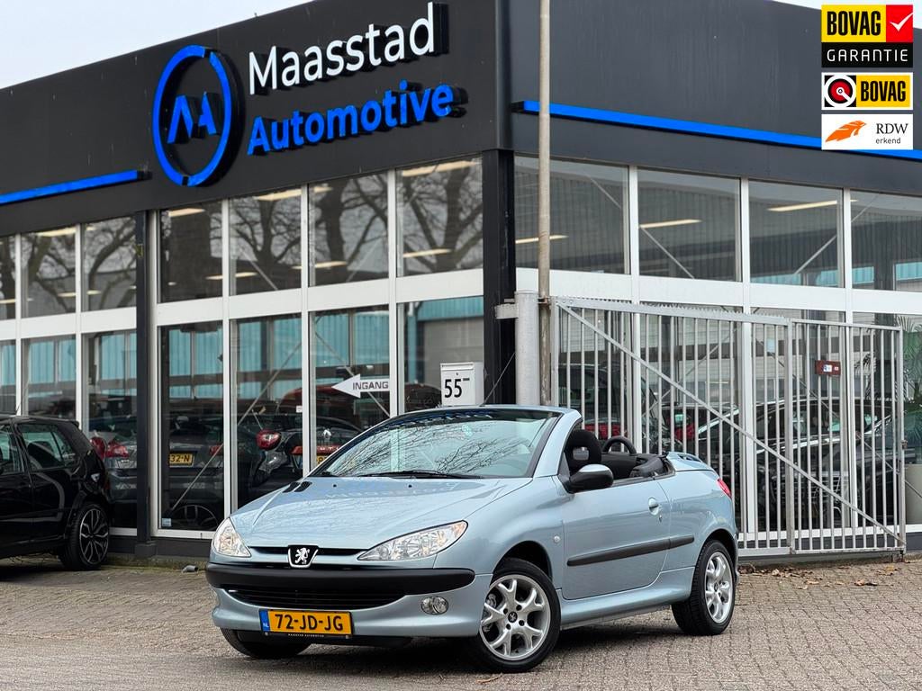 Peugeot 206 CC 1.6-16V Cabrio lage kms zeer nette voertuig, Voorwielaandrijving, Stof, Gebruikt, 4 cilinders