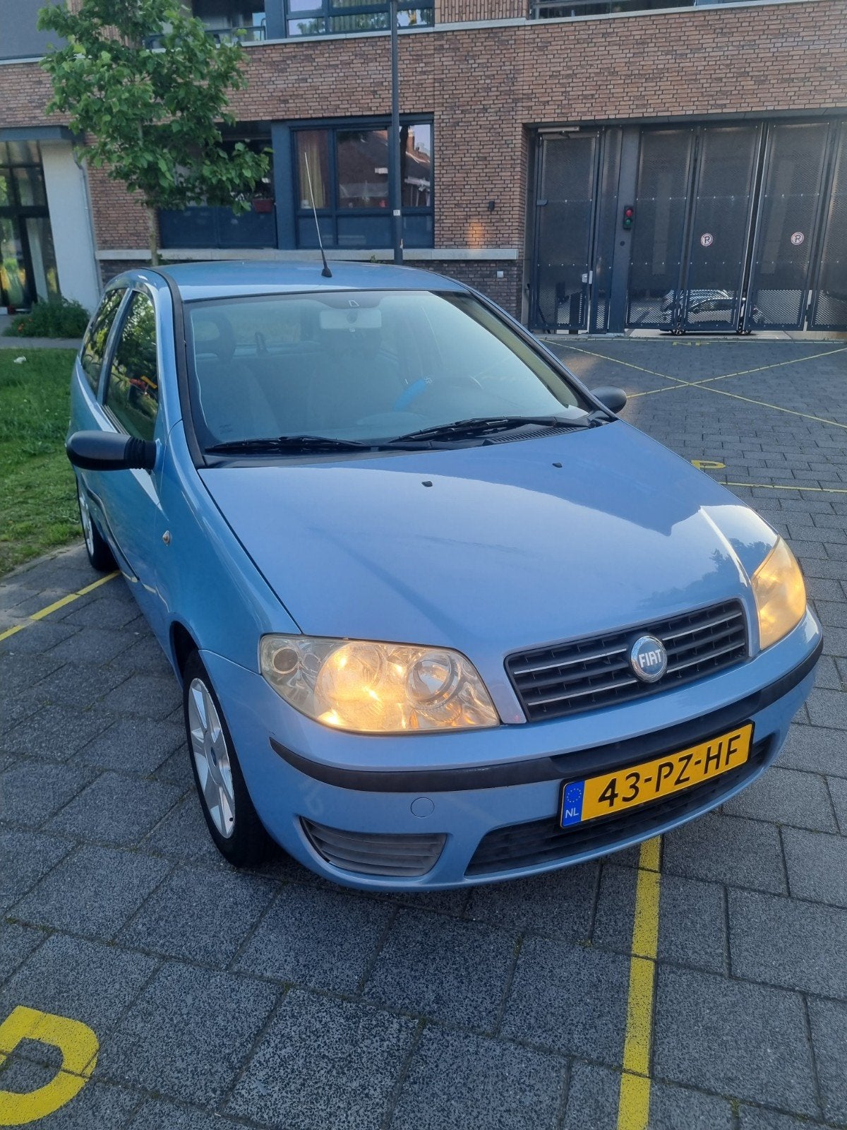 Fiat Punto 1.2 3DR 2005 Blauw Met ijskoude Airco!, Auto's, Voorwielaandrijving, 4 cilinders, Origineel Nederlands, Handgeschakeld