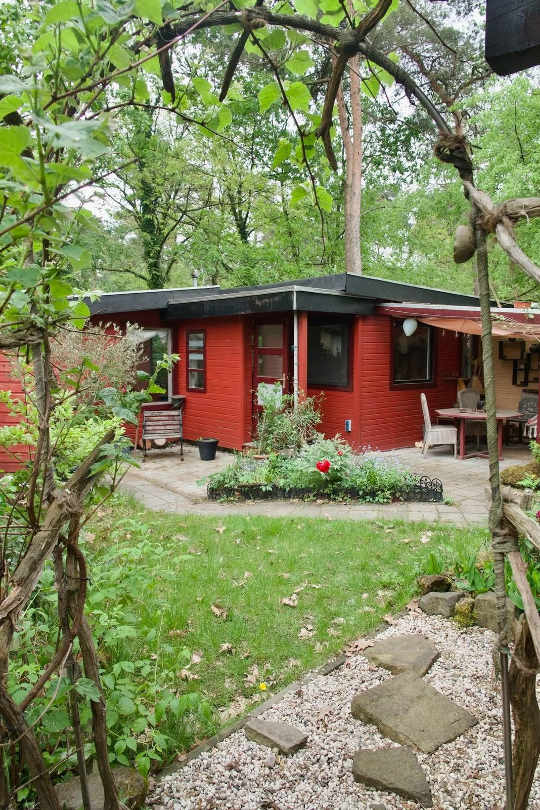 Te koop: 2 chalets op jaarplaats in Well met royale schuur, Limburg