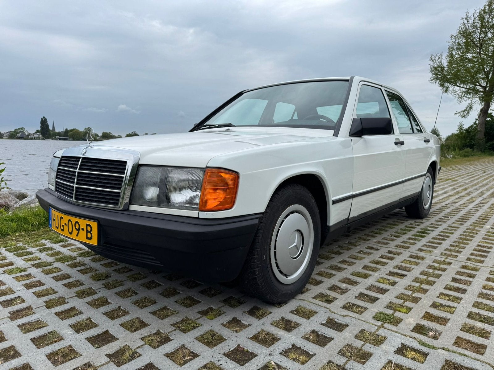 Mercedes 190 2.0 1983 Belastingvrij met Taxatierapport, Auto's, Mercedes-Benz, 4 cilinders, Wit, 1200 kg, Handgeschakeld