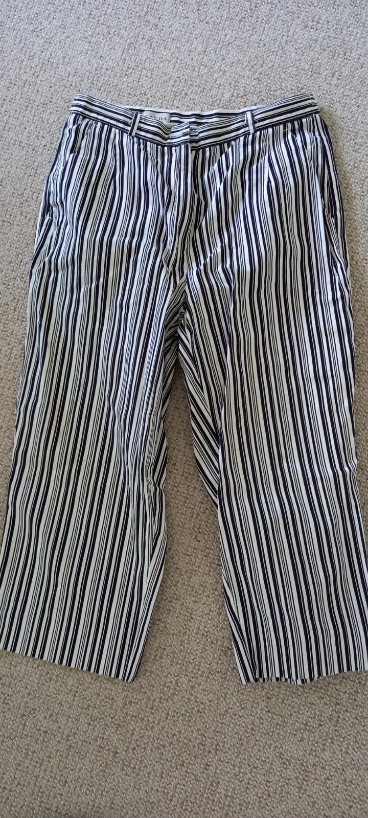 Zwart/ wit gestreepte driekwart broek, Maat 38/40 (M), Zwart, Ophalen of Verzenden, Zo goed als nieuw