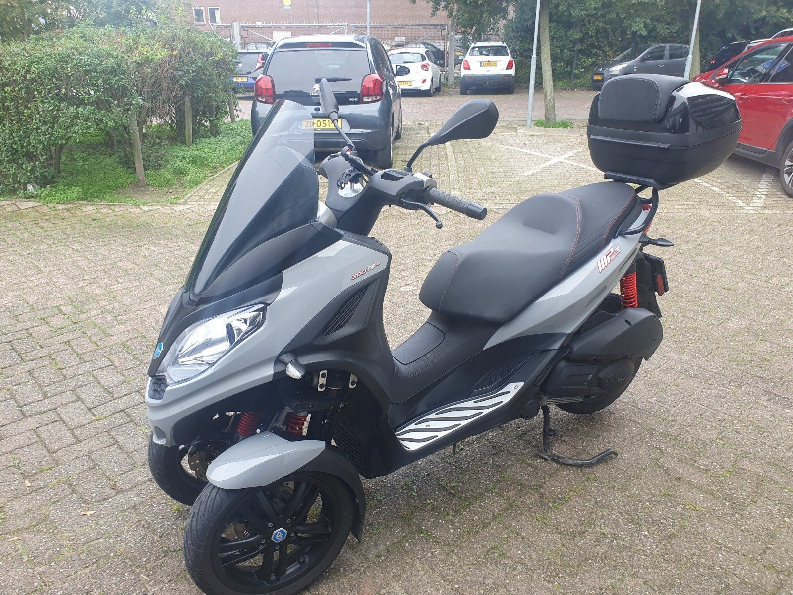 te koop: Piaggio MP3 300 HPE Sport met 5927 km in topstaat, Motoren, Scooter, Nieuw, Particulier, Automaat