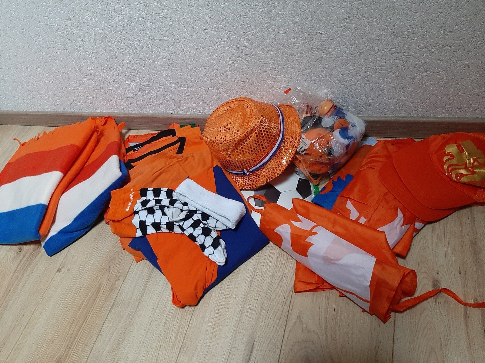 Partij ca.40 stuks oranje/Nederlands elftal spullen, Ophalen, Zo goed als nieuw, Overige binnenlandse clubs, Shirt