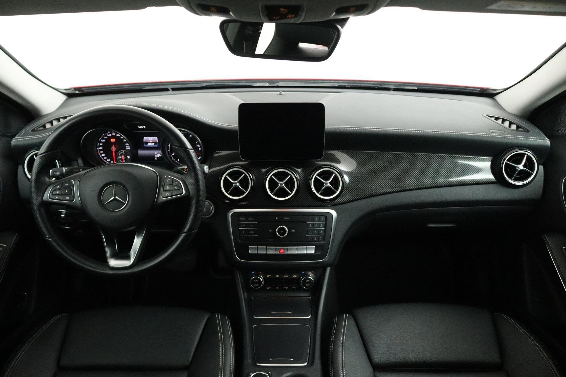 Mercedes-Benz GLA-klasse 200 Premium Plus AMG-Line (Dealer o, Auto's, Gebruikt, 715 kg, Bedrijf, SUV of Terreinwagen
