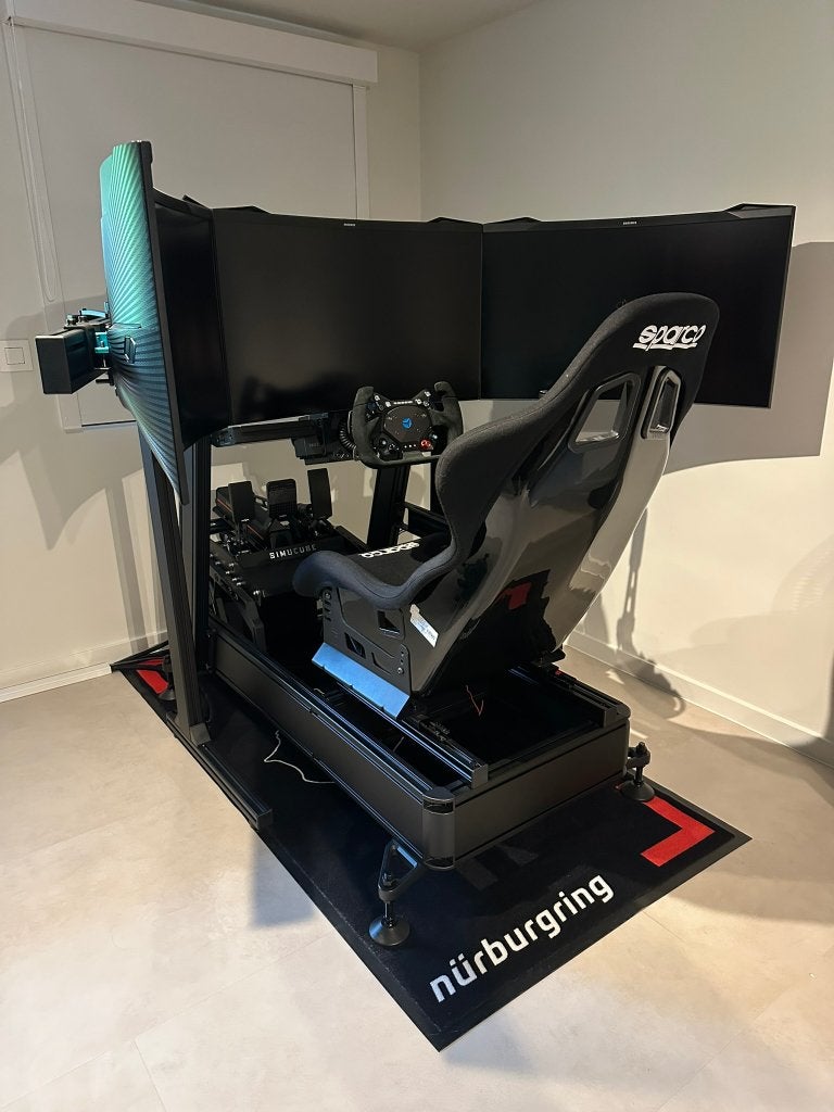 Ultra High-End Sim Racing Rig | Simucube | Triple 32", Spelcomputers en Games, Games | Pc, Ophalen, 1 speler, Racen en Vliegen