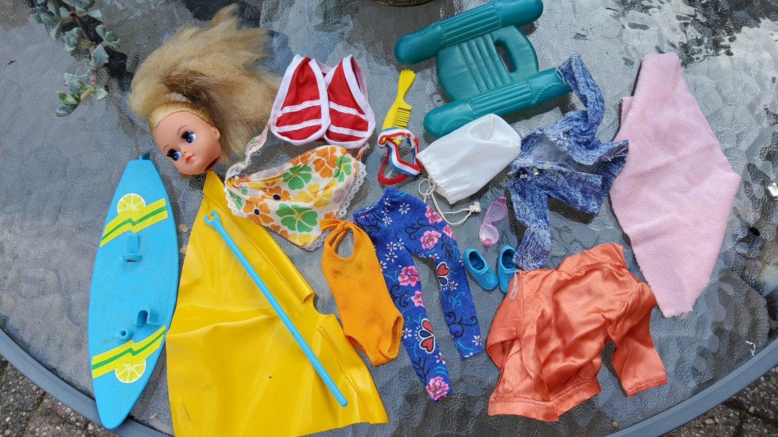 Vintage Barbie Sindy Fleur Daisy Tienerpop outfit schoenen., Ophalen of Verzenden, Fashion Doll