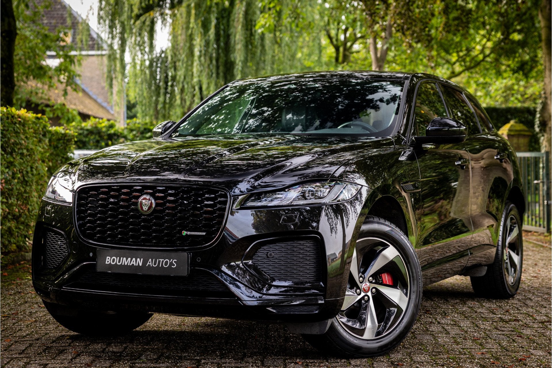 Jaguar F-Pace 2.0 P400e PHEV R-Dynamic Black Panorama Adapti, Auto's, Automaat, Dealer onderhouden, 404 pk, 4 cilinders