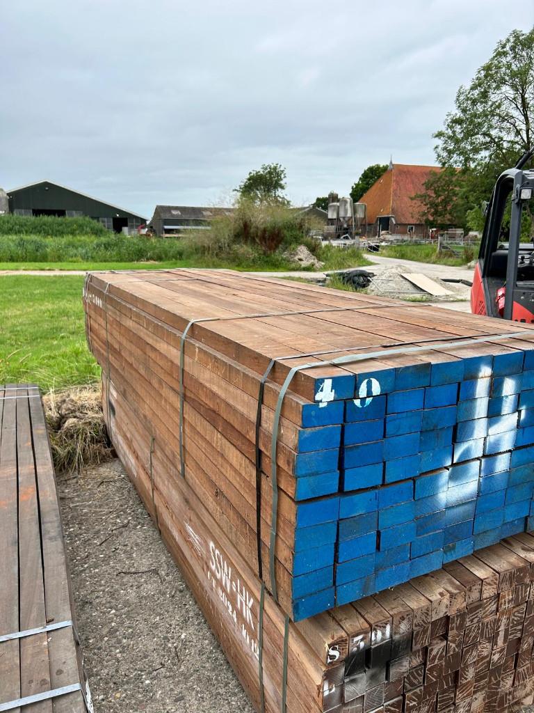 Azobe 50x100 mm hardhouten balken regels, Nieuw, Ophalen of Verzenden, Hardhout, 250 cm of meer