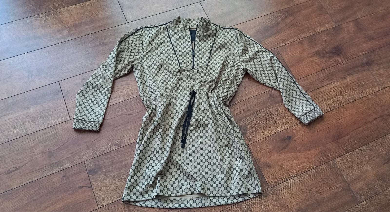 Nikki Jurk met N-patroon - Maat 38, Maat 38/40 (M), Beige, Ophalen of Verzenden, Zo goed als nieuw