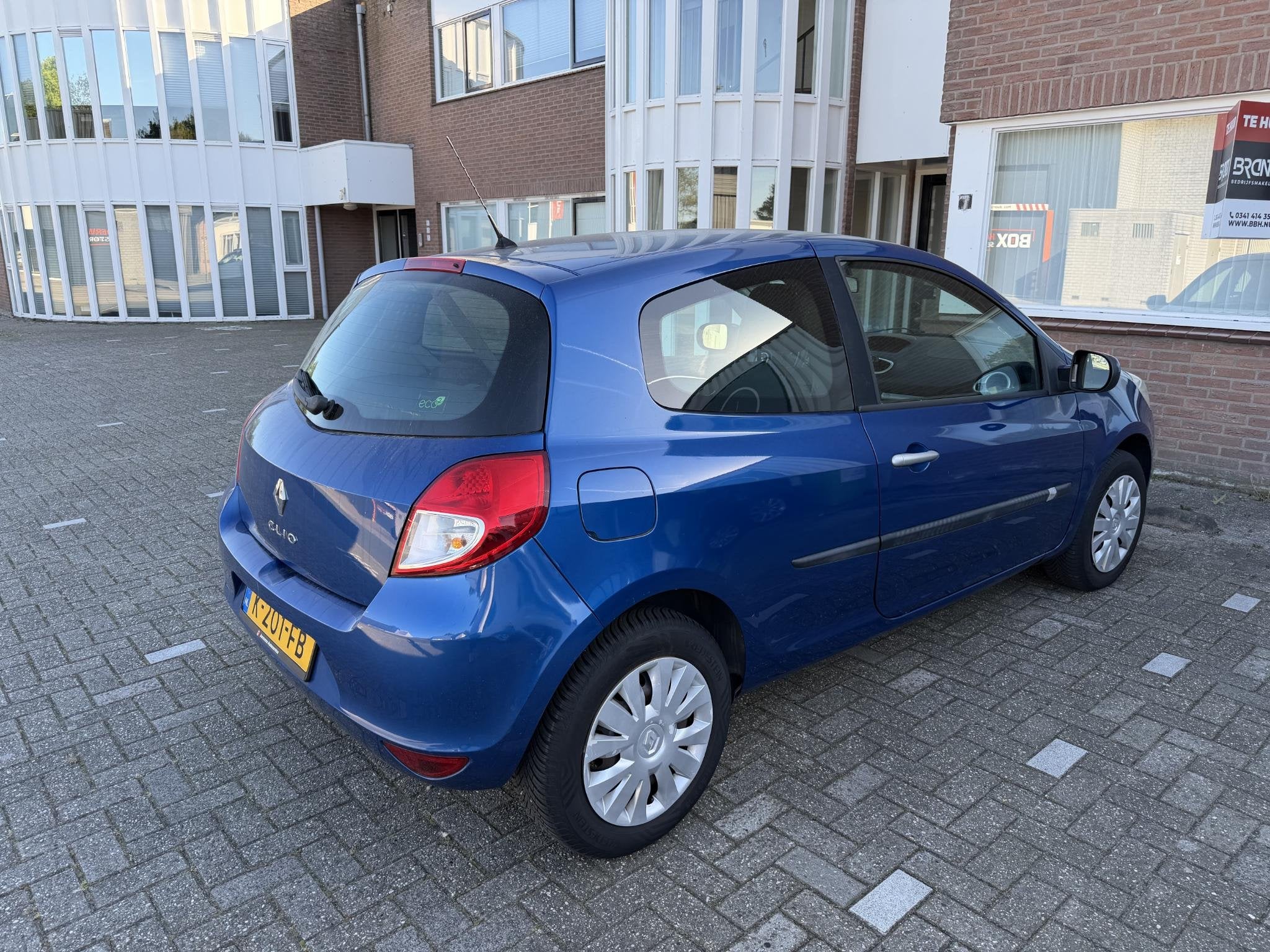 Renault Clio 1.2 Collection | Airco |, Voorwielaandrijving, Euro 5, Zwart, 4 cilinders