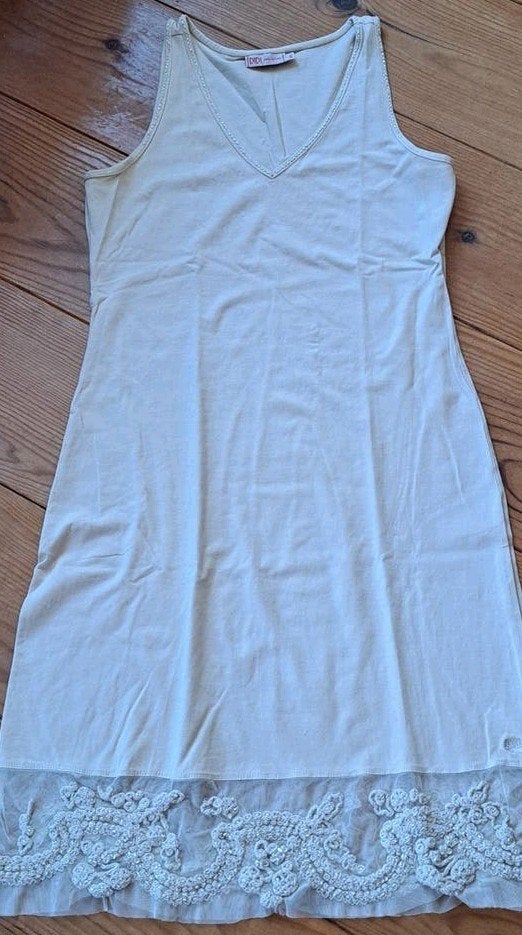 Kiezelkleurige slipdress Didi met kant en kraaltjes, Kleding | Dames, Maat 38/40 (M), Overige kleuren, Didi, Ophalen of Verzenden