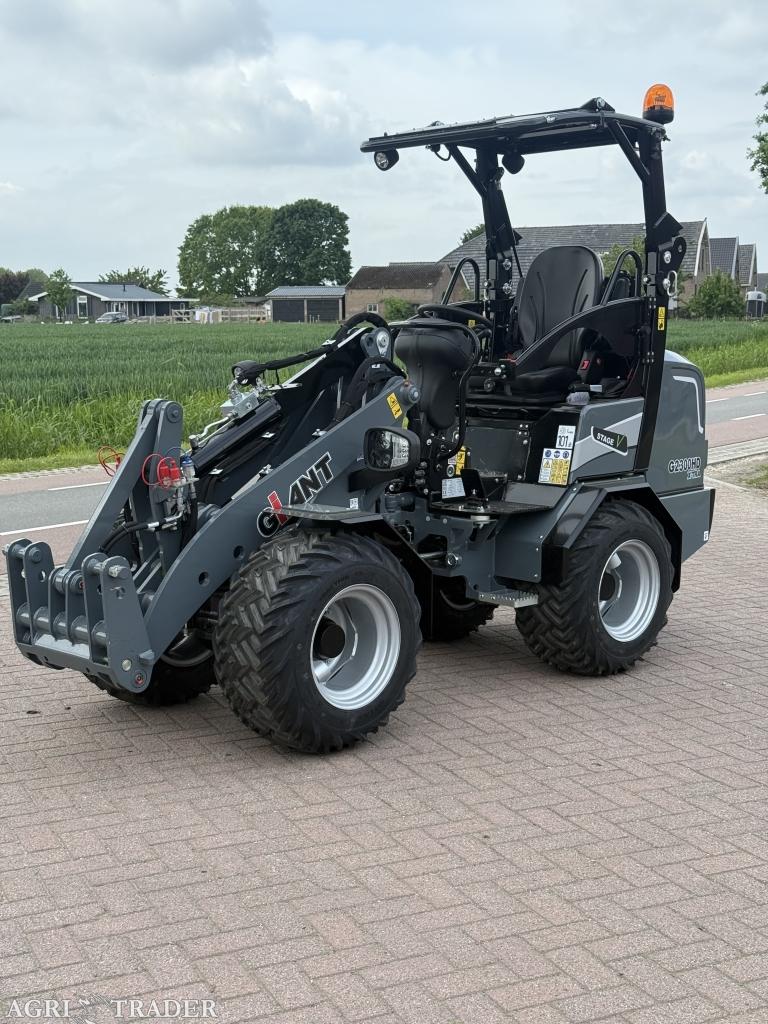Giant g2300 full opties 2026, Zakelijke goederen, Machines en Bouw | Kranen en Graafmachines, -, Niet opgegeven, Ophalen of Verzenden