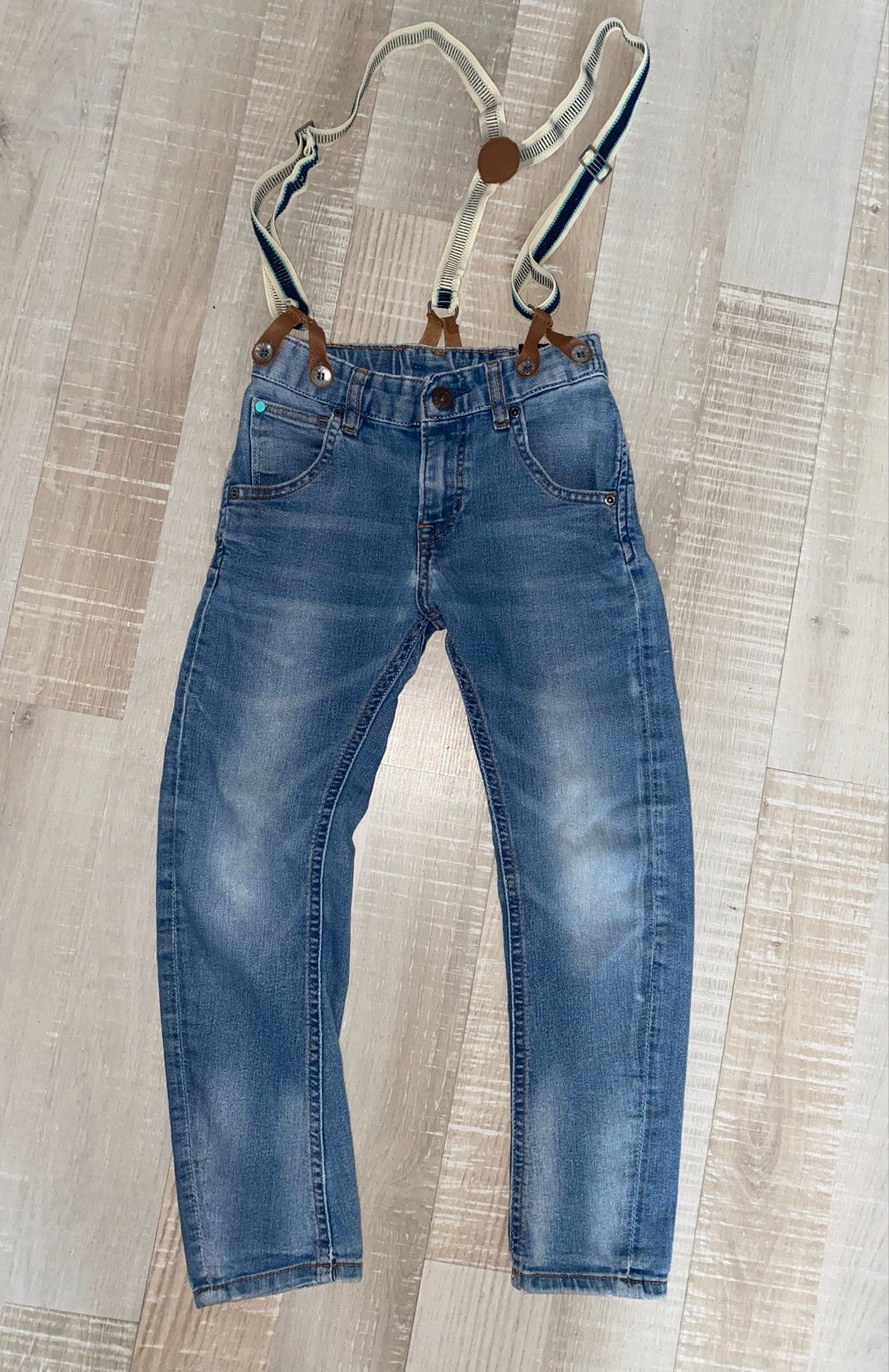 H&M Kinderjeans met Bretels in maat 110, Kinderen en Baby's, Ophalen of Verzenden, Gebruikt, Jongen of Meisje