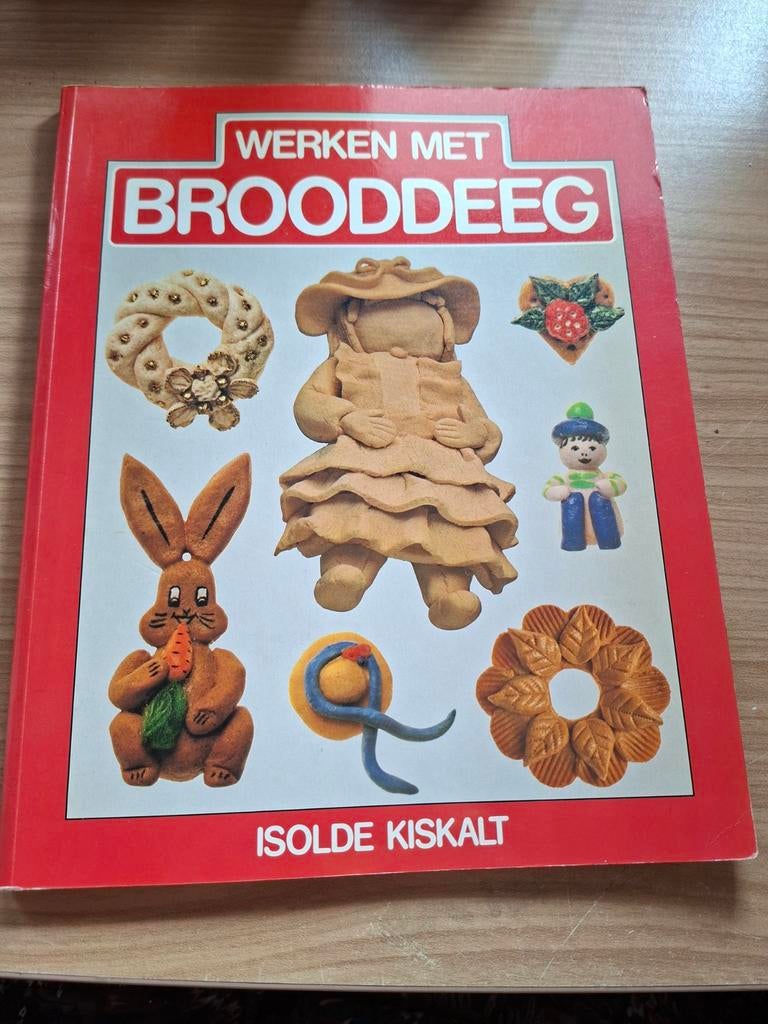 Werken met brooddeeg., Ophalen of Verzenden, Zo goed als nieuw, Overige onderwerpen