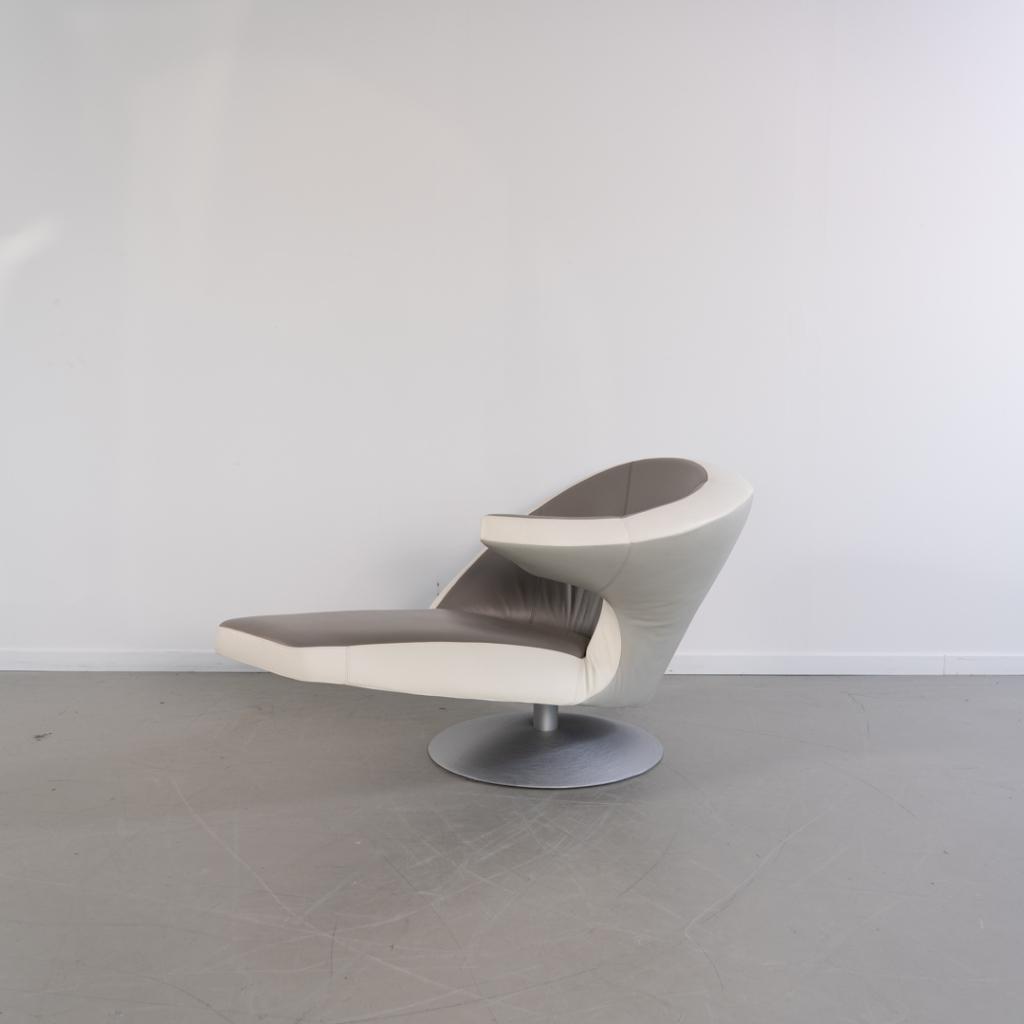 1x Leolux Parabolica Fauteuil Grijs/Wit Leer - Aluminium, Niet ingevuld, 125 tot 150 cm, Niet ingevuld, Ophalen of Verzenden