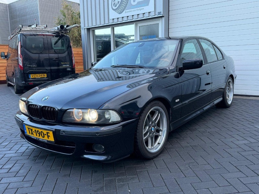 BMW 5-Serie Facelift Individual 18"M-Sport|Xenon|Leder|Clima, Auto's, 2171 cc, Achterwielaandrijving, Zwart, Handgeschakeld