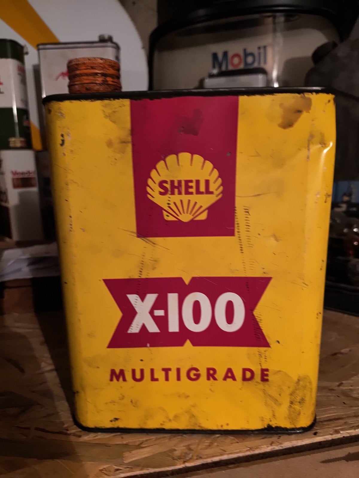 Te koop 2L olieblikken 17stuks oa Shell,Mobil,Antar,Esso, Verzamelen, Ophalen, Gebruikt, Verpakking