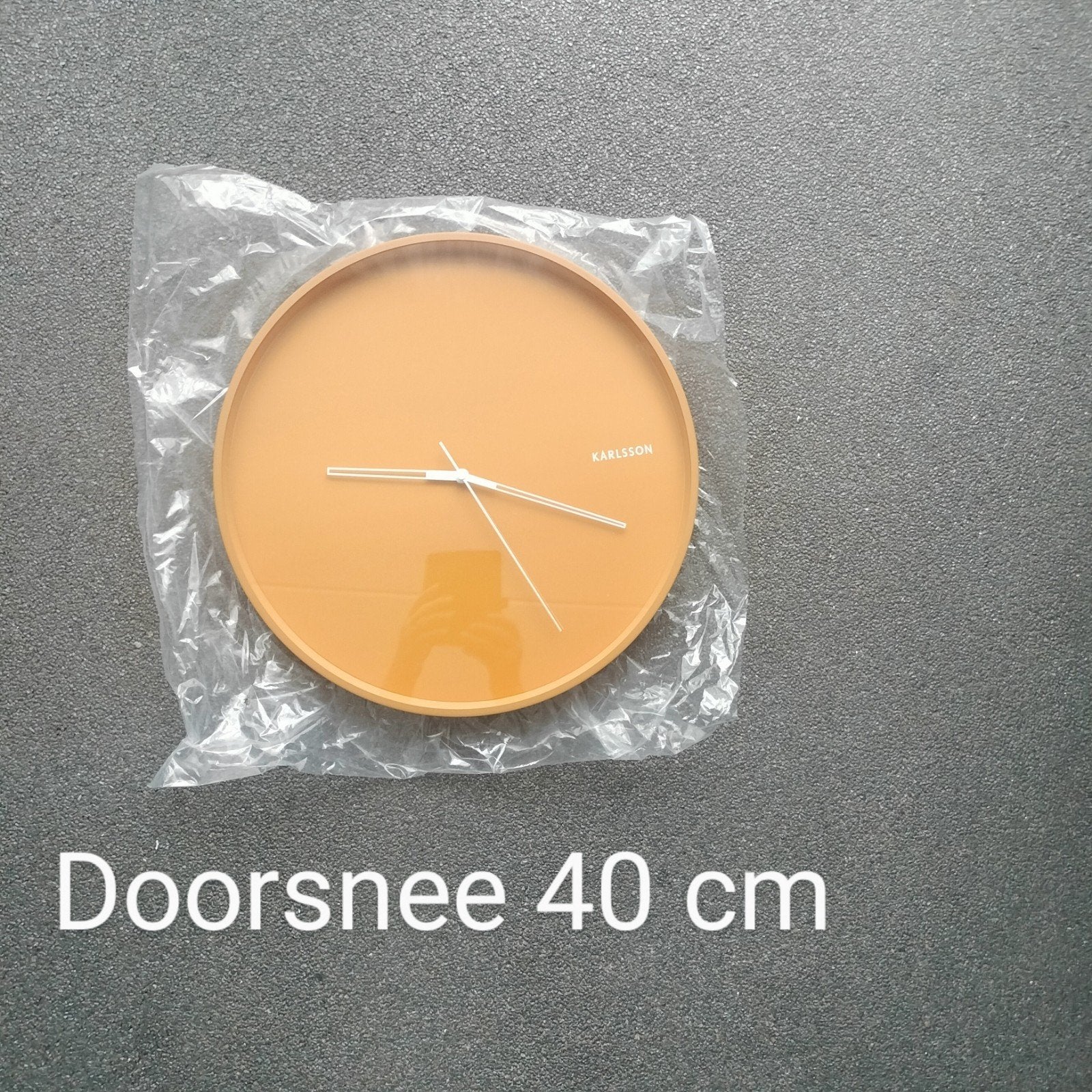 design Karlsson wandklok, Wandklok, Werkt op batterijen, Ophalen of Verzenden, Zo goed als nieuw