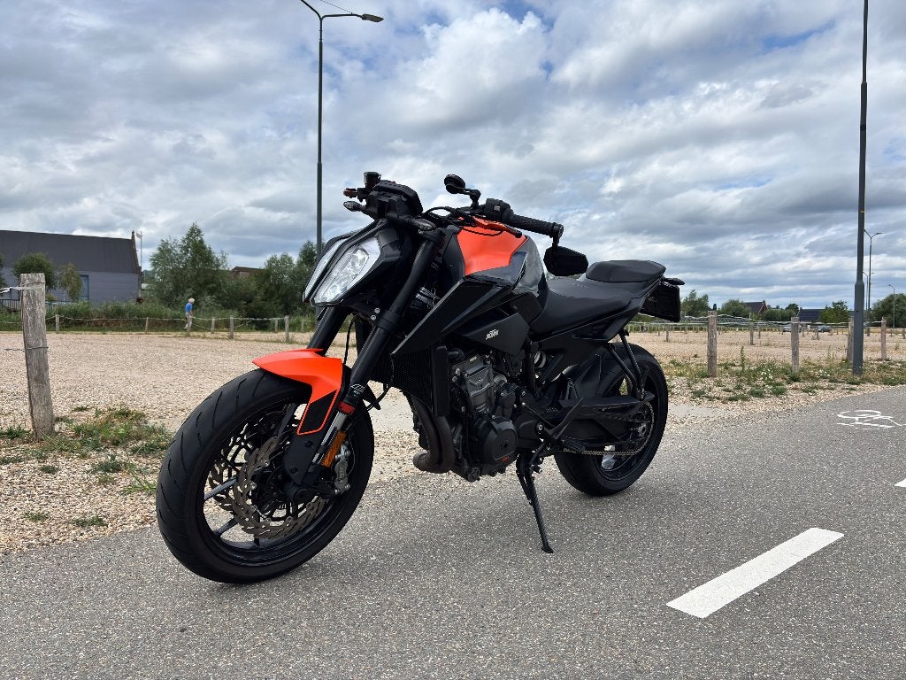 KTM 890 Duke + trackpack, Motoren, Motoren | KTM, Particulier, Naked bike, meer dan 35 kW, 2 cilinders, Motorrijbewijs A, ABS