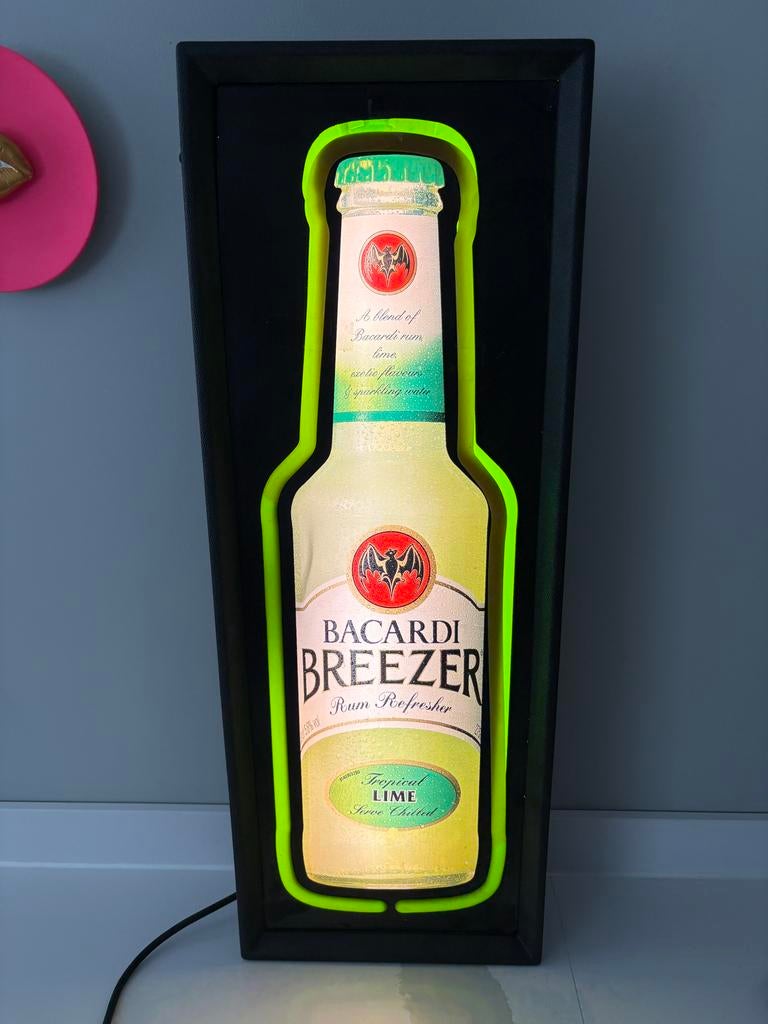 Bacardi Breezer reclamelamp, Verzamelen, Verzenden, Gebruikt, Lichtbak of (neon) lamp