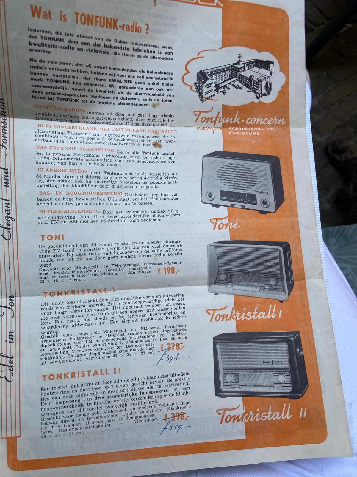 Reclamefolder Tonfunk Radio's - Oktober 1957, Boeken, Catalogussen en Folders, Ophalen of Verzenden, Gelezen, Folder