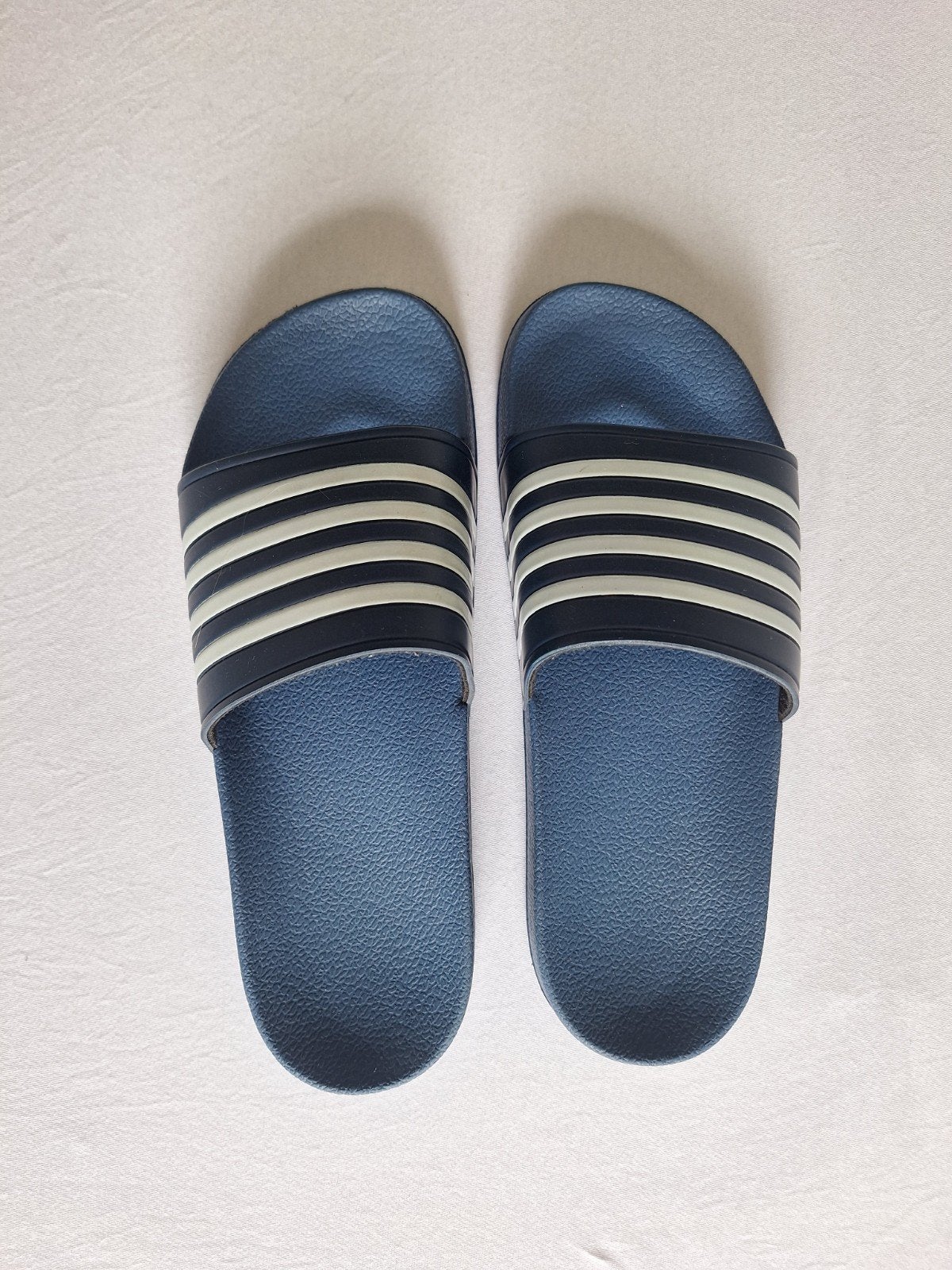 Slippers maat 40 blauw met wit, Kleding | Heren, Schoenen, Ophalen of Verzenden, Blauw
