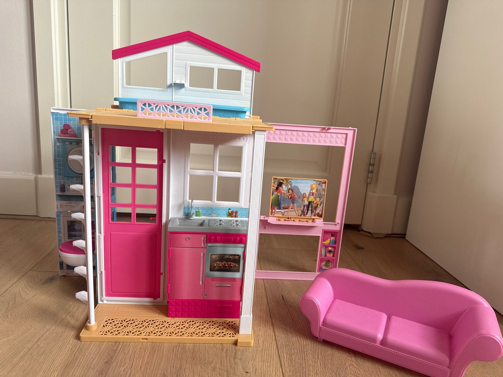 Barbie Poppenhuis met accessoires, Ophalen of Verzenden, Gebruikt, Poppenhuis