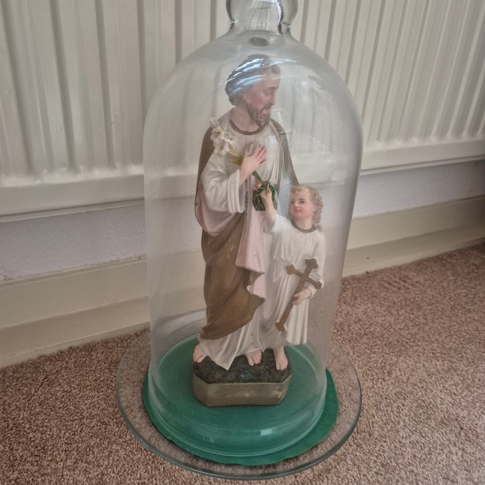 Antiek beeld Jozef met kindje Jezus onder stolp, Antiek en Kunst, Ophalen