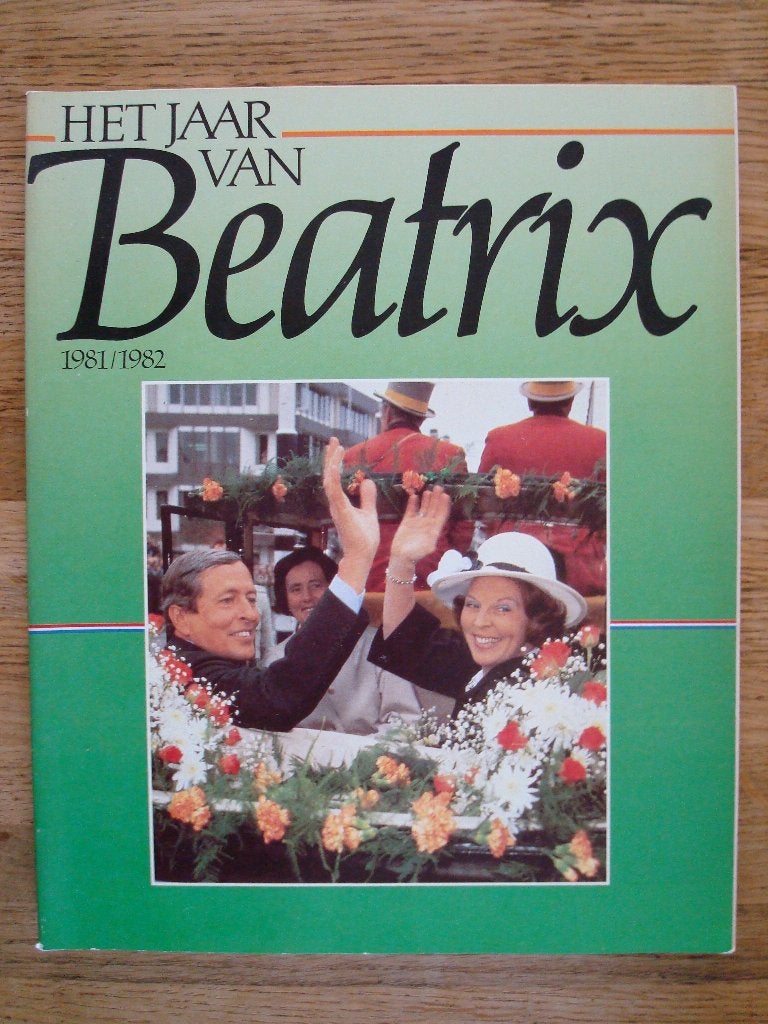 Het Jaar Van Beatrix 1981/1982, Ophalen, Zo goed als nieuw, Tijdschrift of Boek