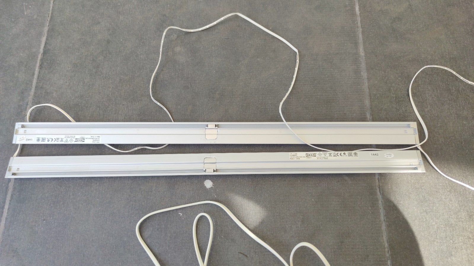 IKEA LED kastverlichting (2 stuks) - 67cm, Wit, Gebruikt, Met schakelaar, Ophalen of Verzenden