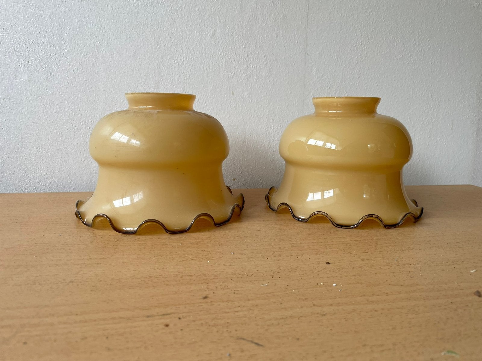 Lampenkapjes glas 4 stuks, Huis en Inrichting, Lampen | Lampenkappen, Gebruikt, Geel, Rond, Ophalen of Verzenden